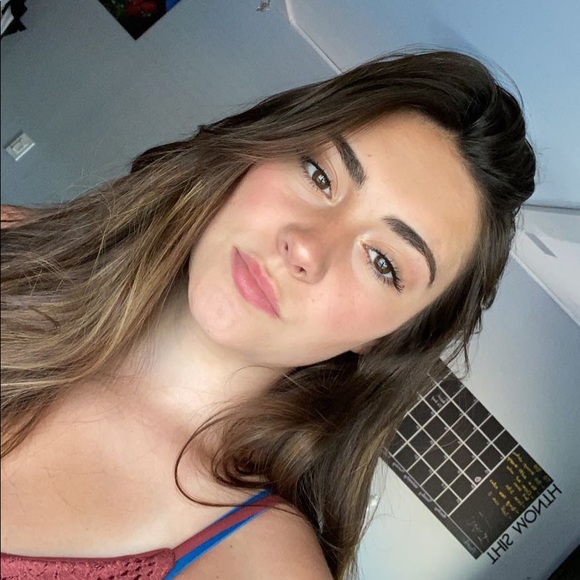 Meet your Posher, Marleena - Picture 1 of 2